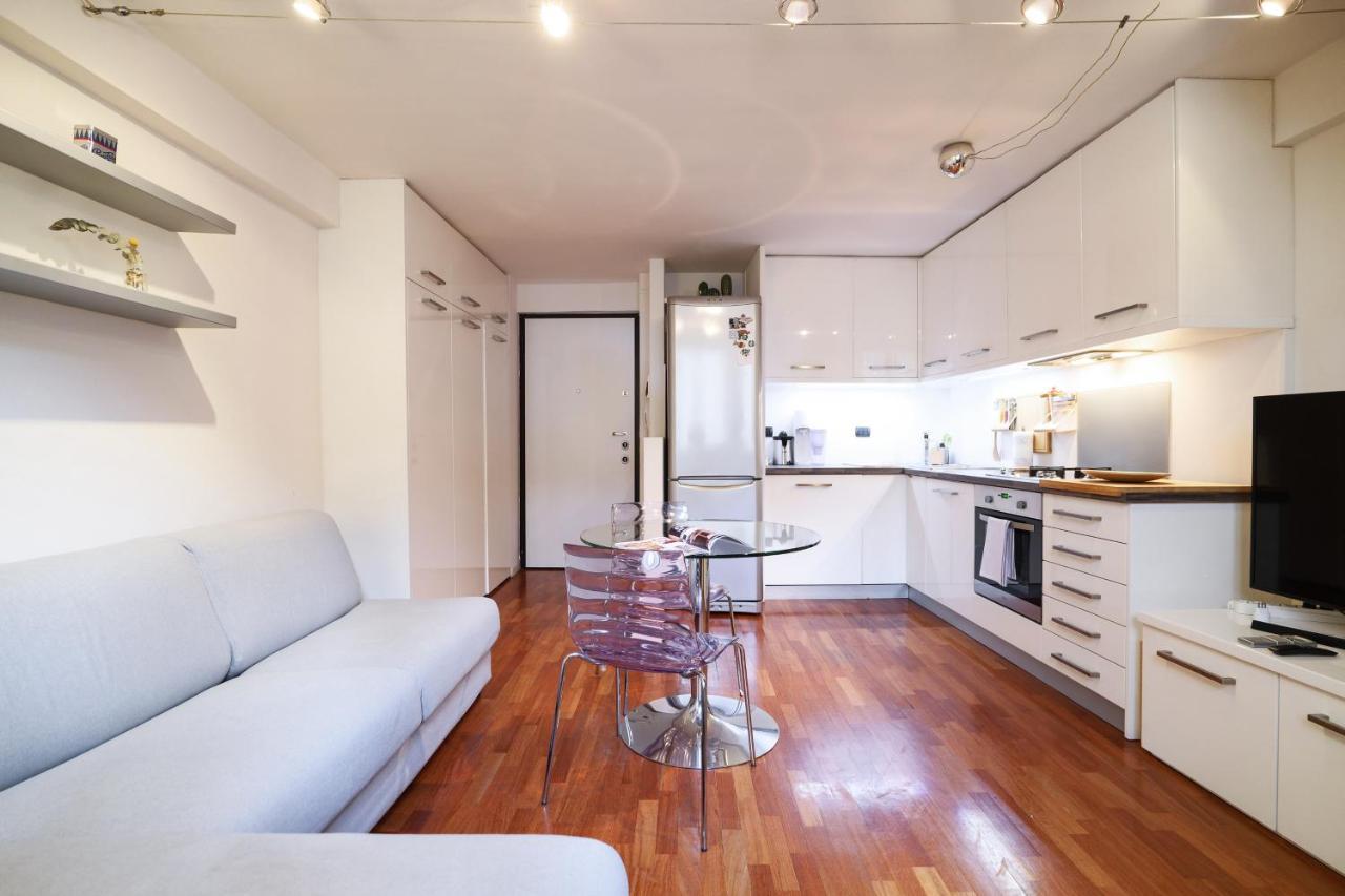 Contempora Apartments - Saronno 3 Milan Bagian luar foto